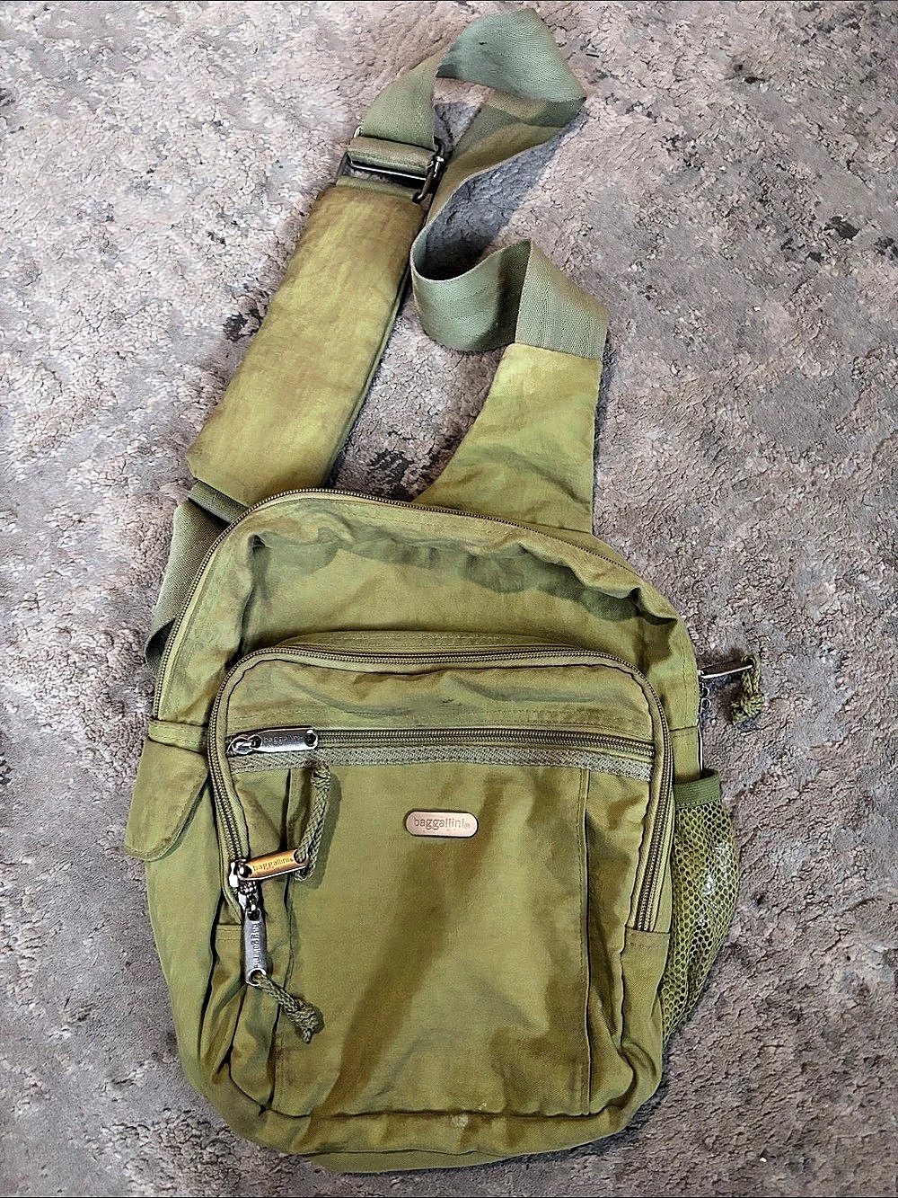 baggallini Central Park Sling Crossbody Bag Green